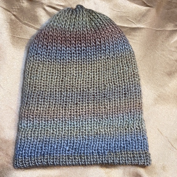 New handmade knitted beanie. - Picture 3 of 5